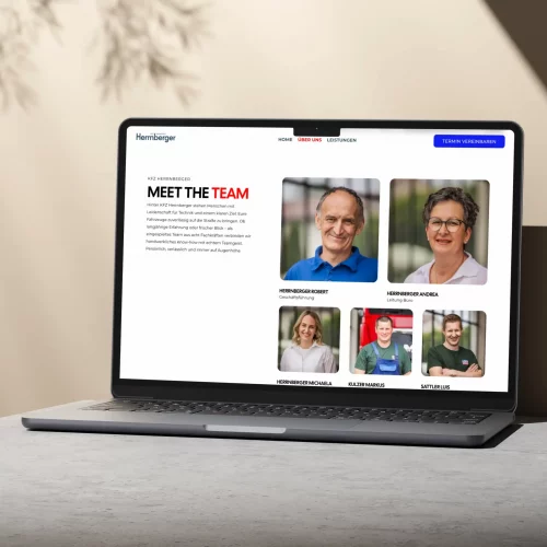 Website von KFZ Herrnberger auf Laptop
